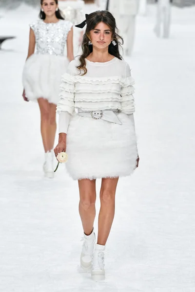 Look 70